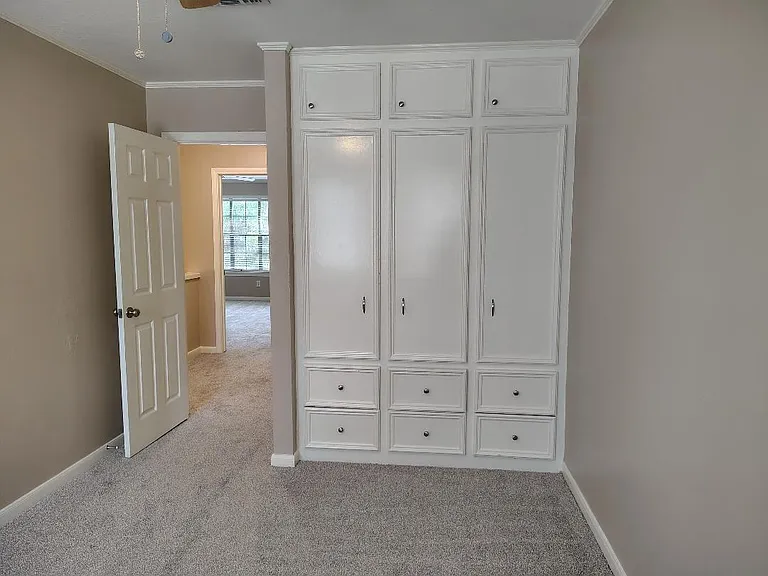 2823 Whitman Dr — Photo 25