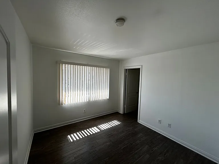 14359 Haynes St — Photo 8