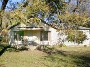 6021 Lark St, Haltom City, TX 76117
