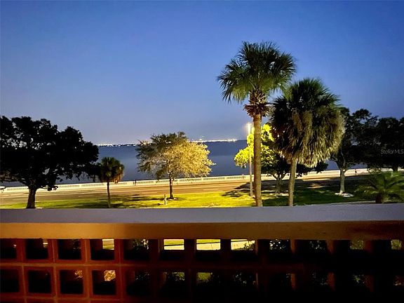 2nd image of 4015 Bayshore Blvd APT 3A