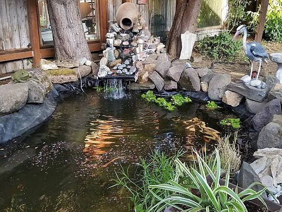 5th image of 575 Kathleen Dr