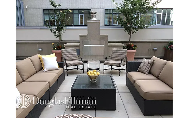 Sold by Douglas Elliman | media 8