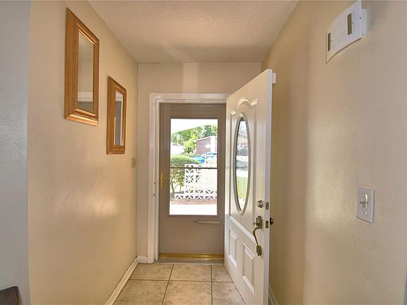 3rd image of 2779 ROBINWOOD DRIVE