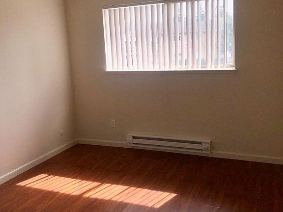 5th image of 4033 Hamilton Ave APT E10