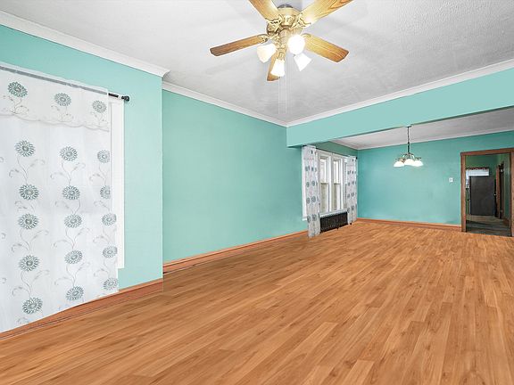 3rd image of 2642 S 59th Ct