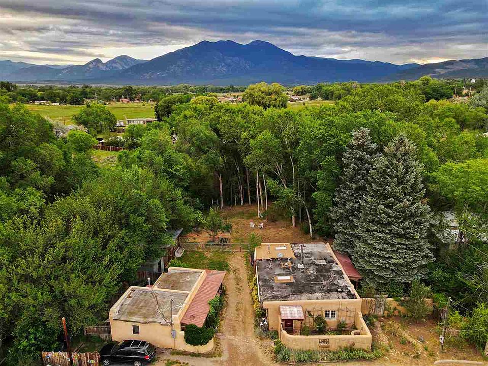1st image of 413 Martinez Ln