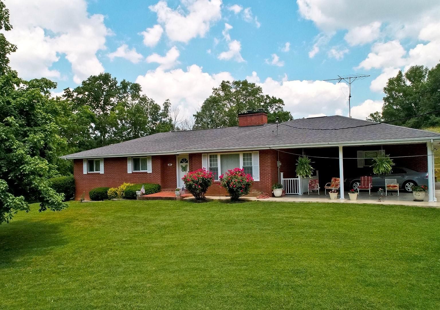 1911 Holt Town Rd Newport Tn 37821 Mls 369574 Zillow