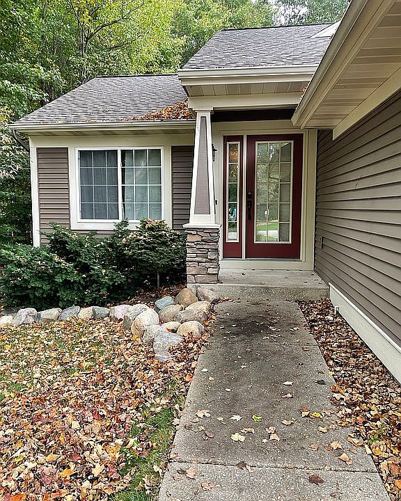 1st image of 223 Woodwind Dr