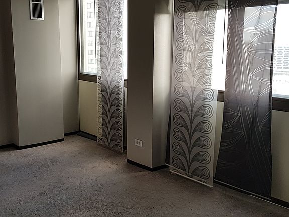 3rd image of 4800 S Lake Park Ave APT 1912