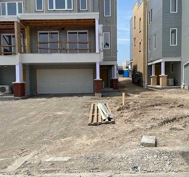 2nd image of 13 Valencia Ave