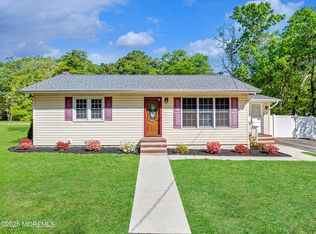 96 Burr St, Barnegat, NJ 08005