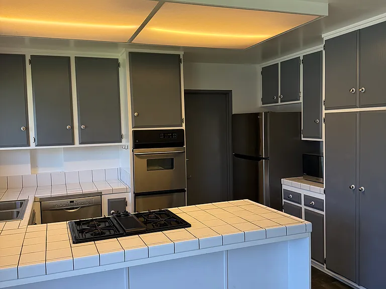 891 Rosewood Ave — Photo 5