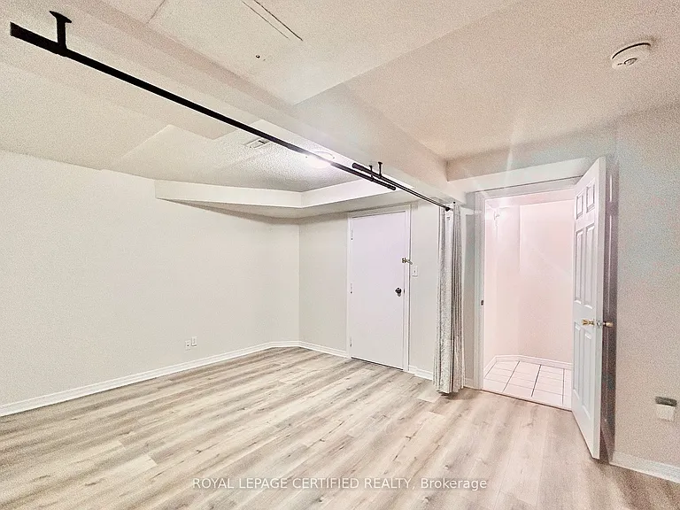 961 Stargazer Dr #BASEMENT — Photo 13