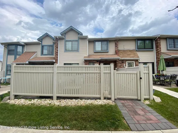24 McDivitt Ave #A, Staten Island, NY 10314
