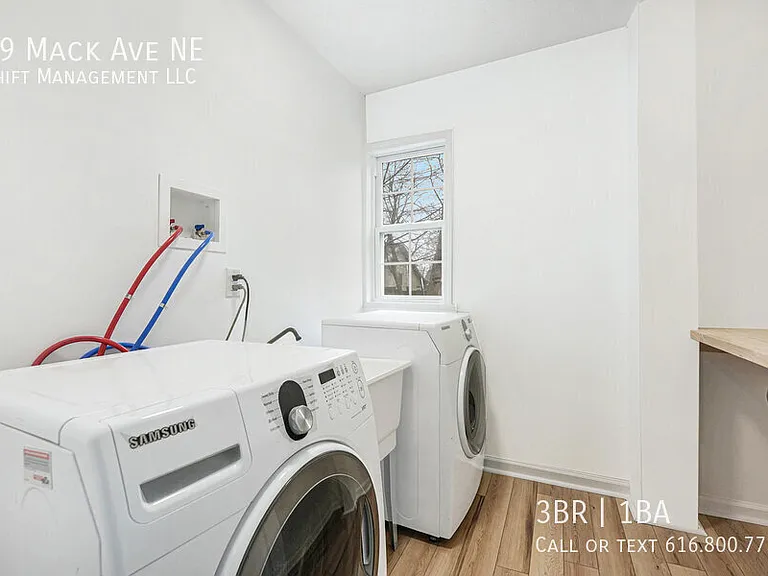 59 Mack Ave NE — Photo 7