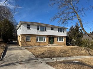 718 S 7th Ave #4, West Bend, WI 53095
