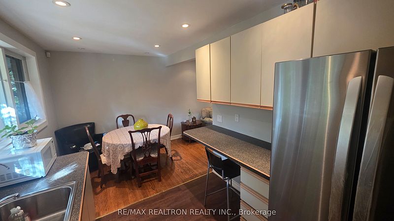 Toronto House for rent - 3 Bedrooms — photo 10