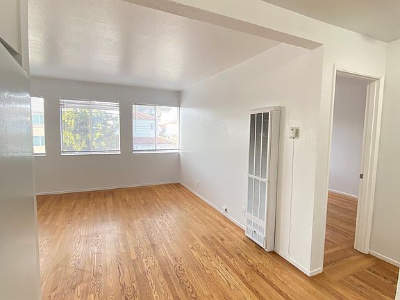4th image of 354 Vernon St #207