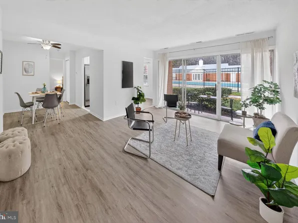 868 College Pkwy APT 102, Rockville, MD 20850