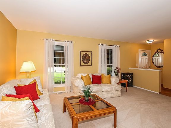 4th image of 725 Primrose Ln