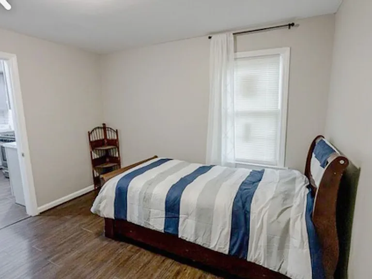 116 Campbell St — Photo 3