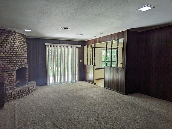 5th image of 39 Lakewood Dr