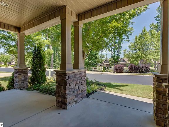 5th image of 212 Windthistle Dr