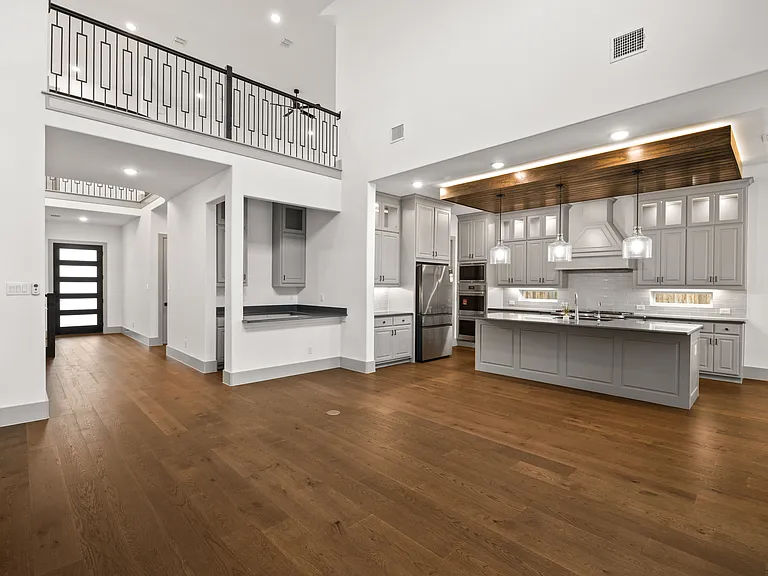 12189 Diamond Creek Dr — Photo 3