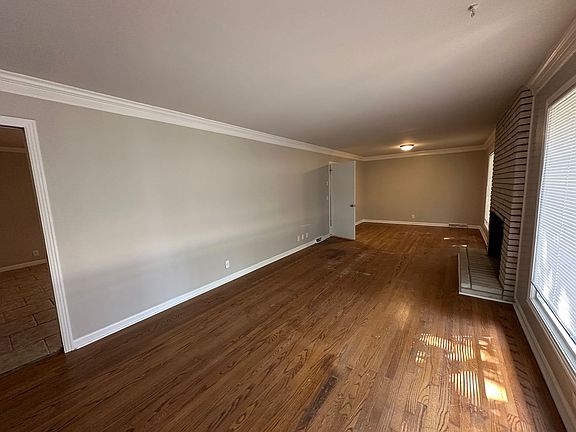 5th image of 1006 Scottland Dr