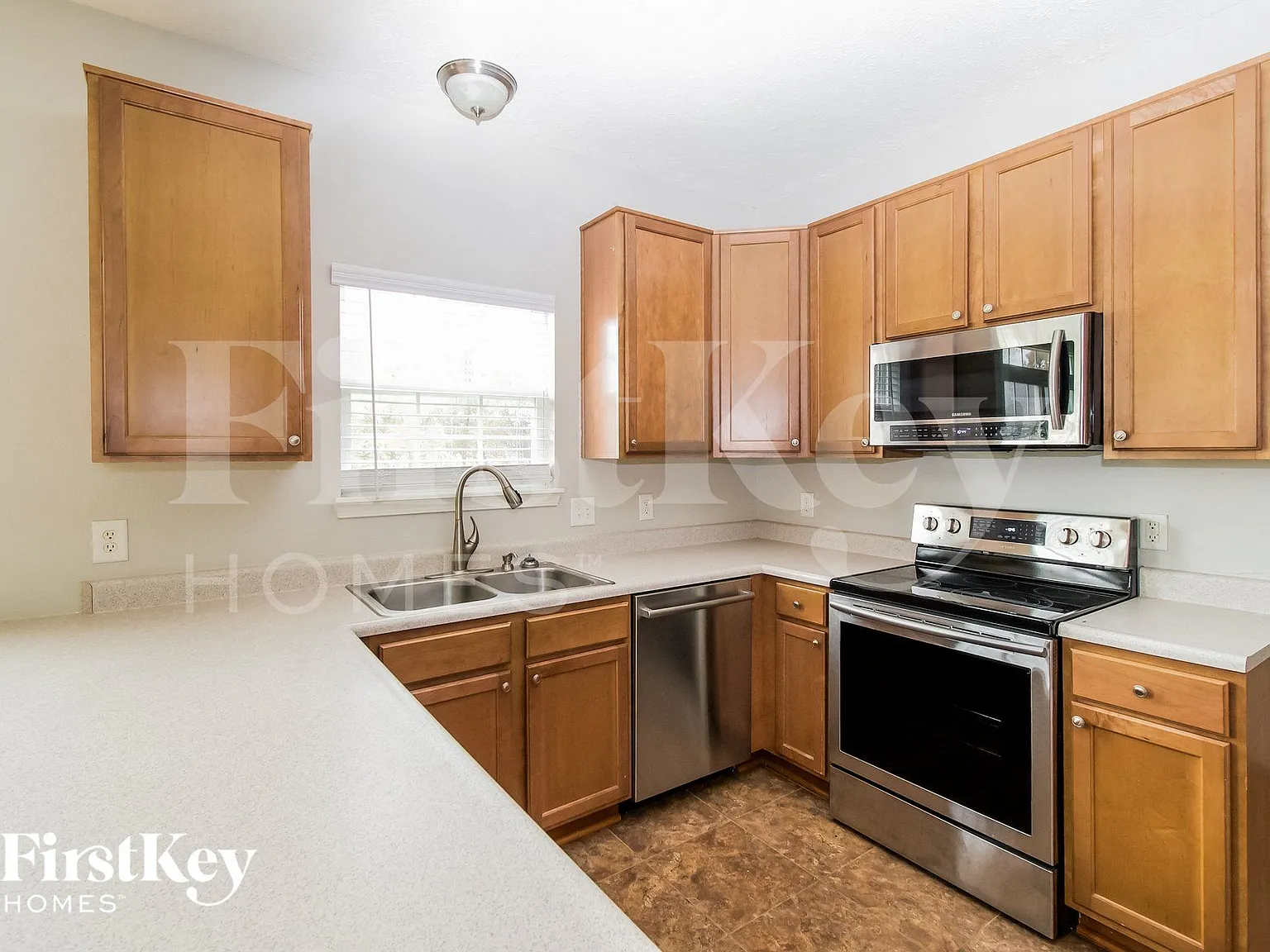 3 bed, 2.5 bath, 2080 sqft, $2,120 — Photo 4