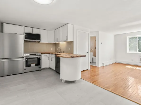 15 Staples Ave APT 41, Everett, MA 02149