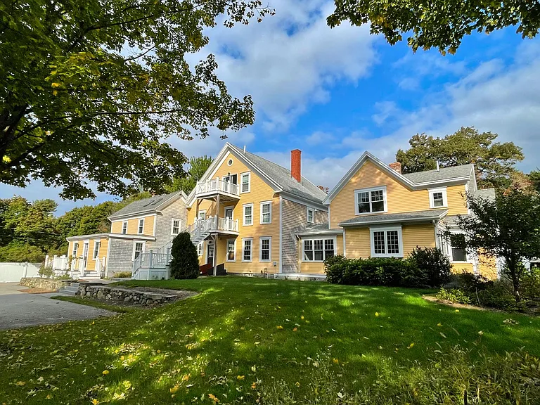 76 N Shore Rd #3 — Photo 1
