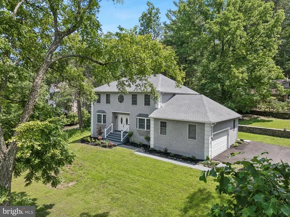 918 Andorra Rd, Lafayette Hill, PA 19444