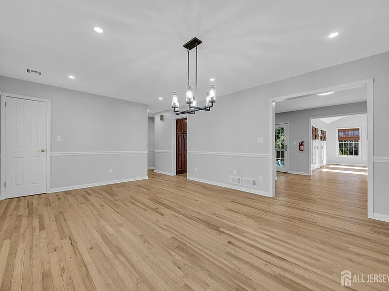 1430 Kearney Dr — Photo 9