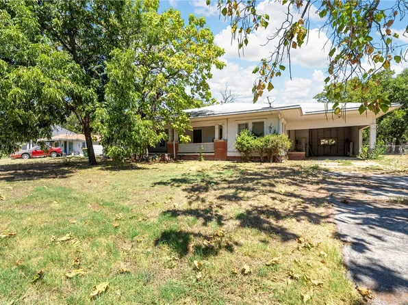 909 Capps St, Marlin, TX 76661