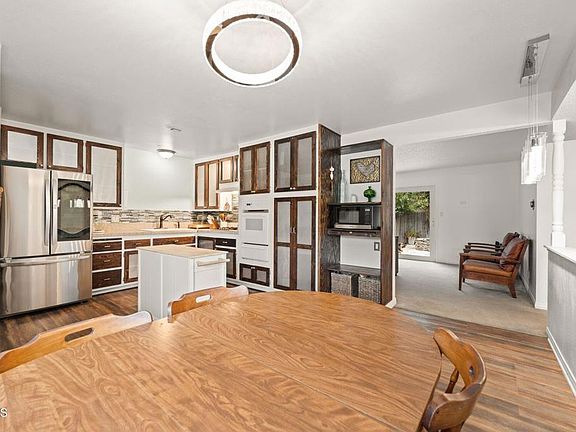 4th image of 55 Pathelen Ave