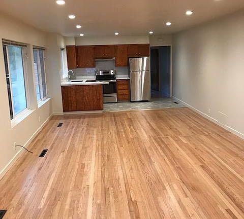2nd image of 5 Elizabeth St APT C