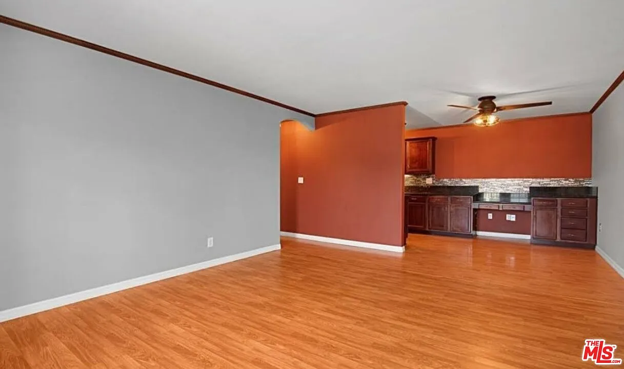 2 bed, 2.0 bath, 1040 sqft, $2,999 — Photo 4