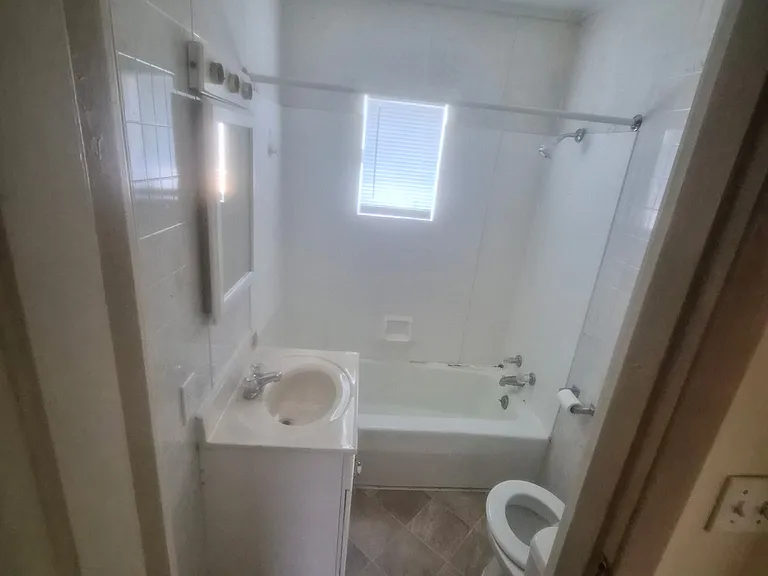 404 E Main St #2 — Photo 7