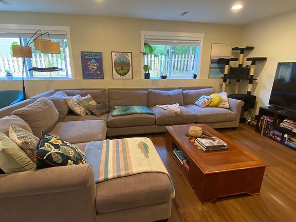 5th image of 10420 NE 190th St