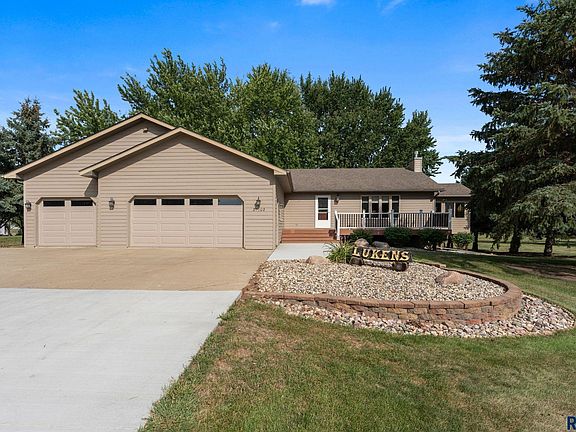 2nd image of 27302 Atkins Pl