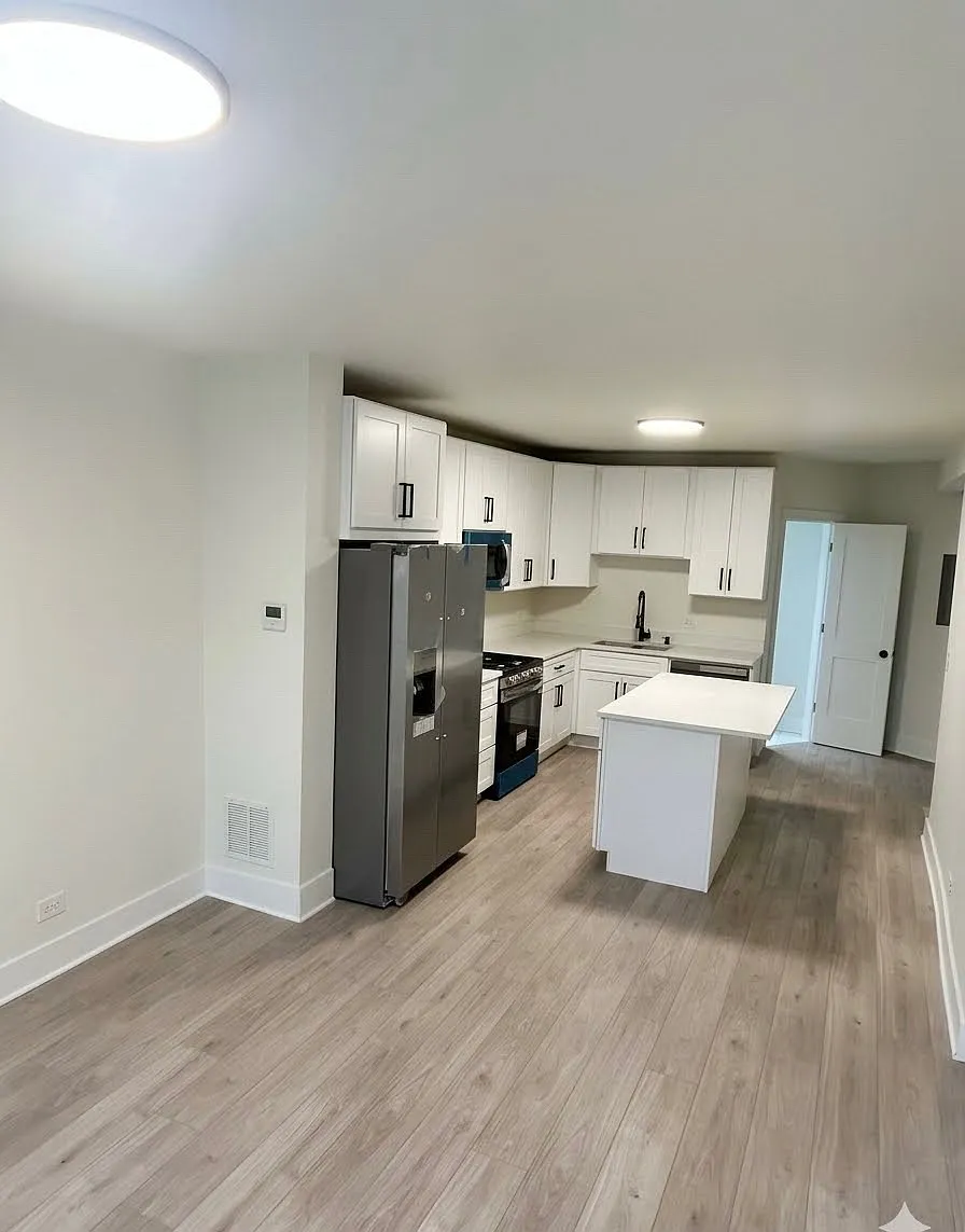 3 bed, 1400 sqft, $2,400 — Photo 1