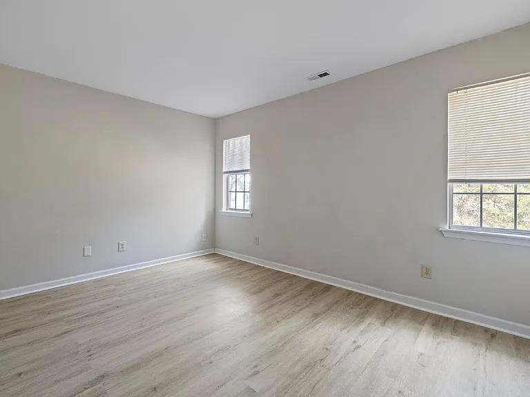 531 Clayton Rd — Photo 18
