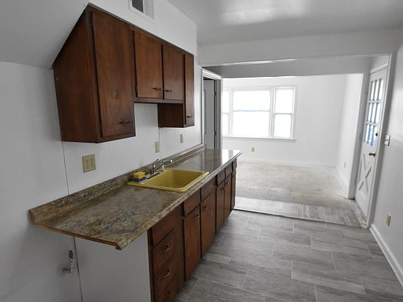 4th image of 2878 Northglen Dr