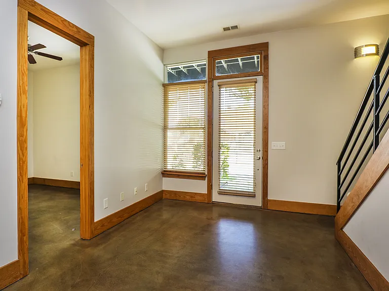 452 Arlington St — Photo 3