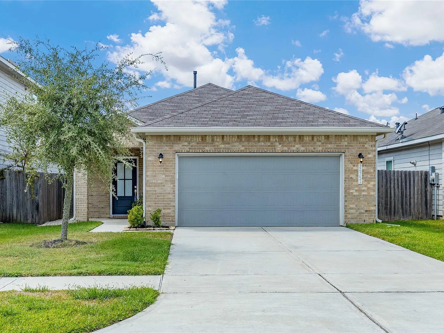 4 bed, 2.0 bath, 1605 sqft, $2,150 — Photo 3