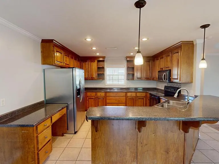 109 Mohegan Dr — Photo 7
