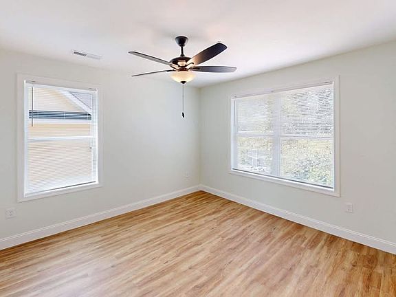 4th image of 1513 Forest Ave SW