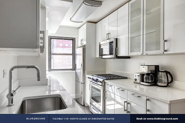 Rented by The Blueground | media 32