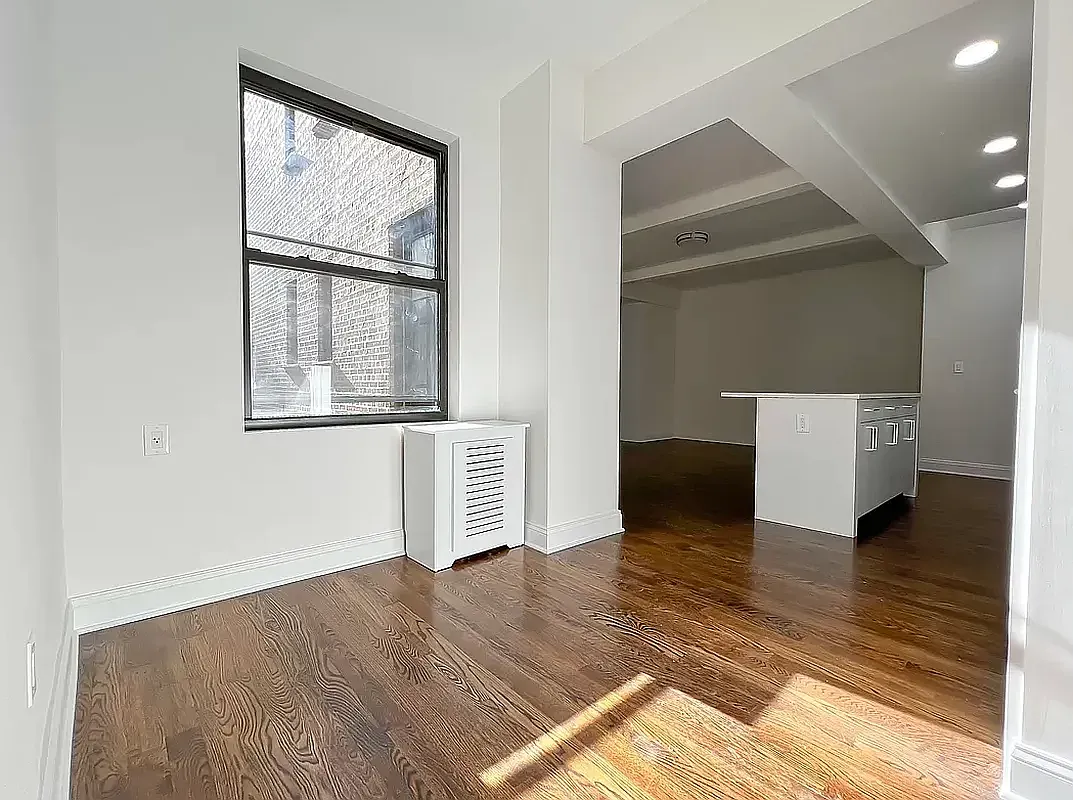 25 West 68th Street — Photo 4